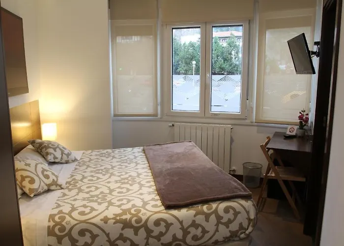 ゲストハウス ペンシオン グロセン